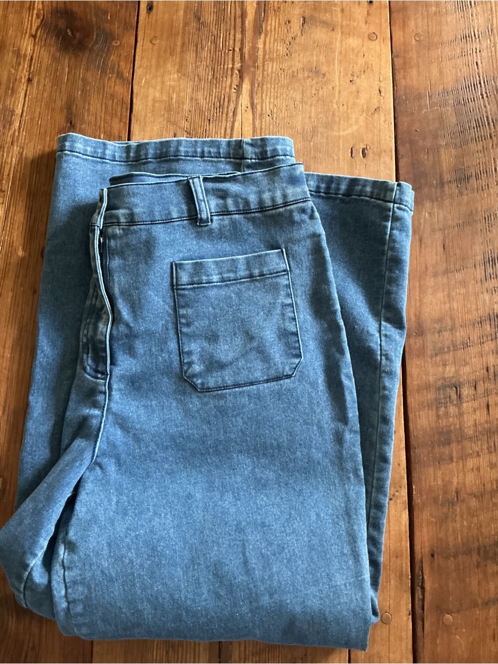 Ruby Rd. Women’s Straight Jeans in Washed Blue